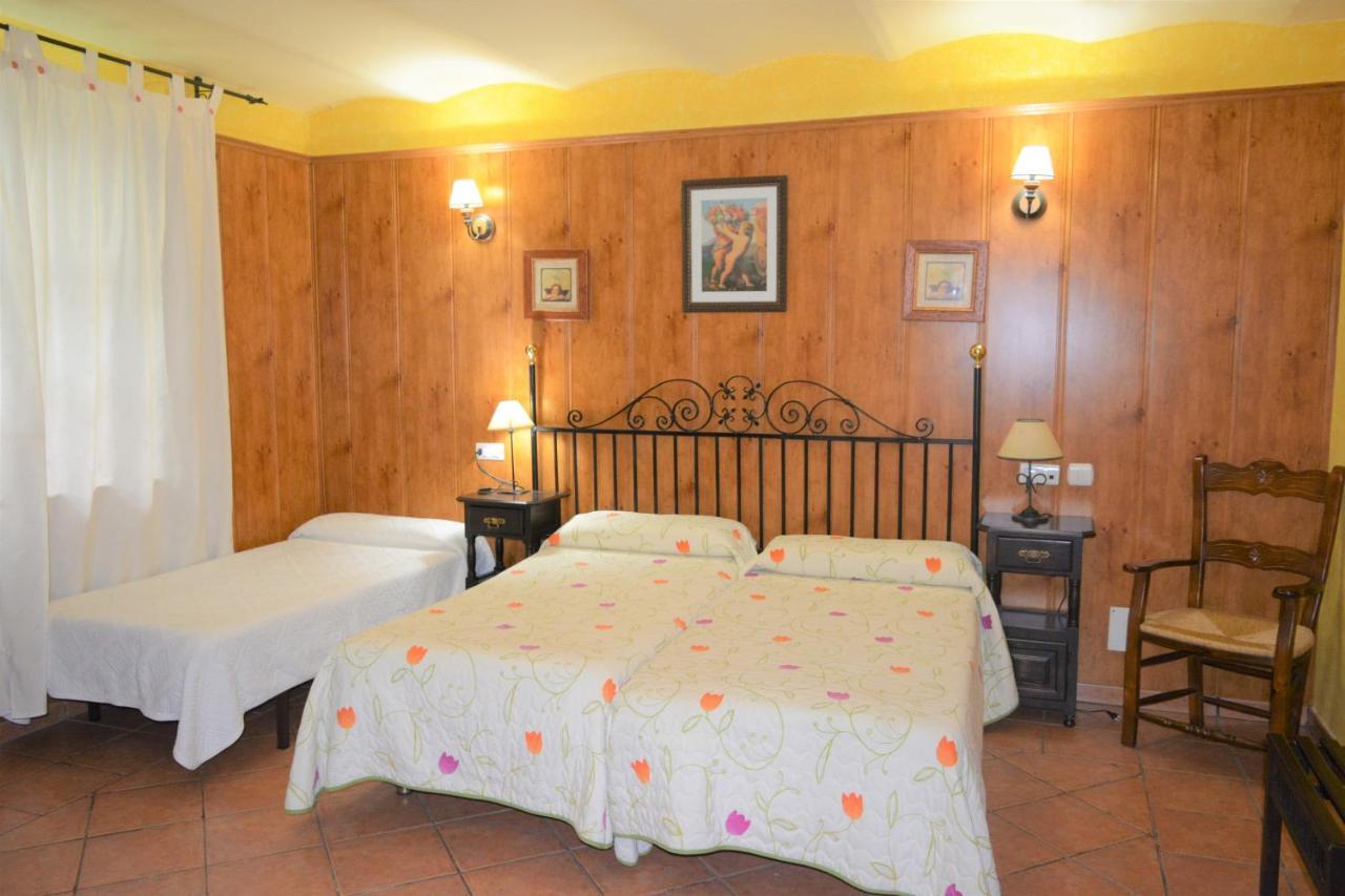 Hospedium Hotel Rural Soterrana Madroñera 외부 사진